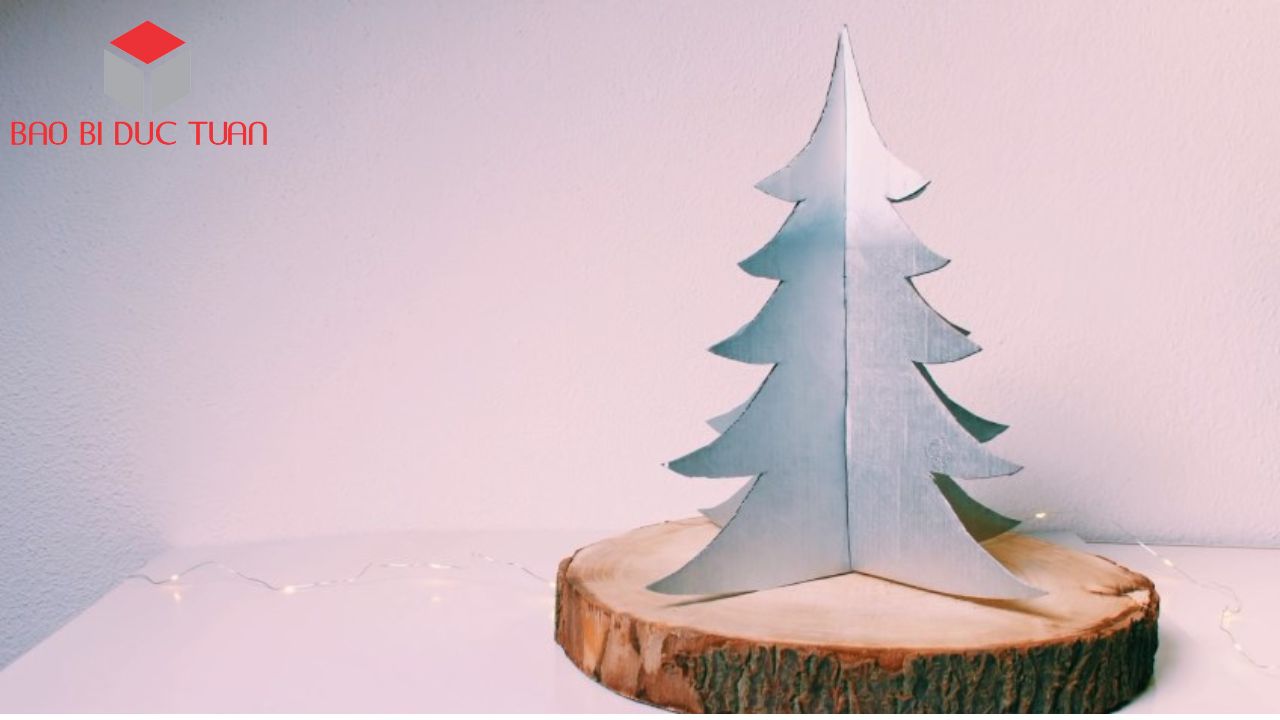 Cách làm cây thông Noel đẹp mê ly bằng bìa carton đơn giản dễ làm nhất 16 bia carton lam cay thong noel ong gia noel 11