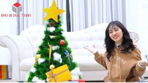 bia carton lam cay thong noel ong gia noel