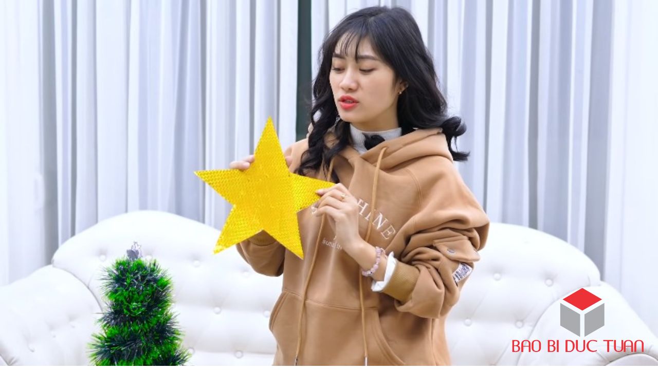 Cách làm cây thông Noel đẹp mê ly bằng bìa carton đơn giản dễ làm nhất 20 bia carton lam cay thong noel ong gia noel 8