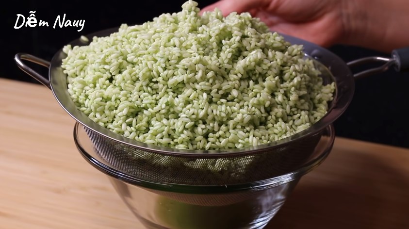 cach goi banh chung dep don gian bang khuon bia carton 7