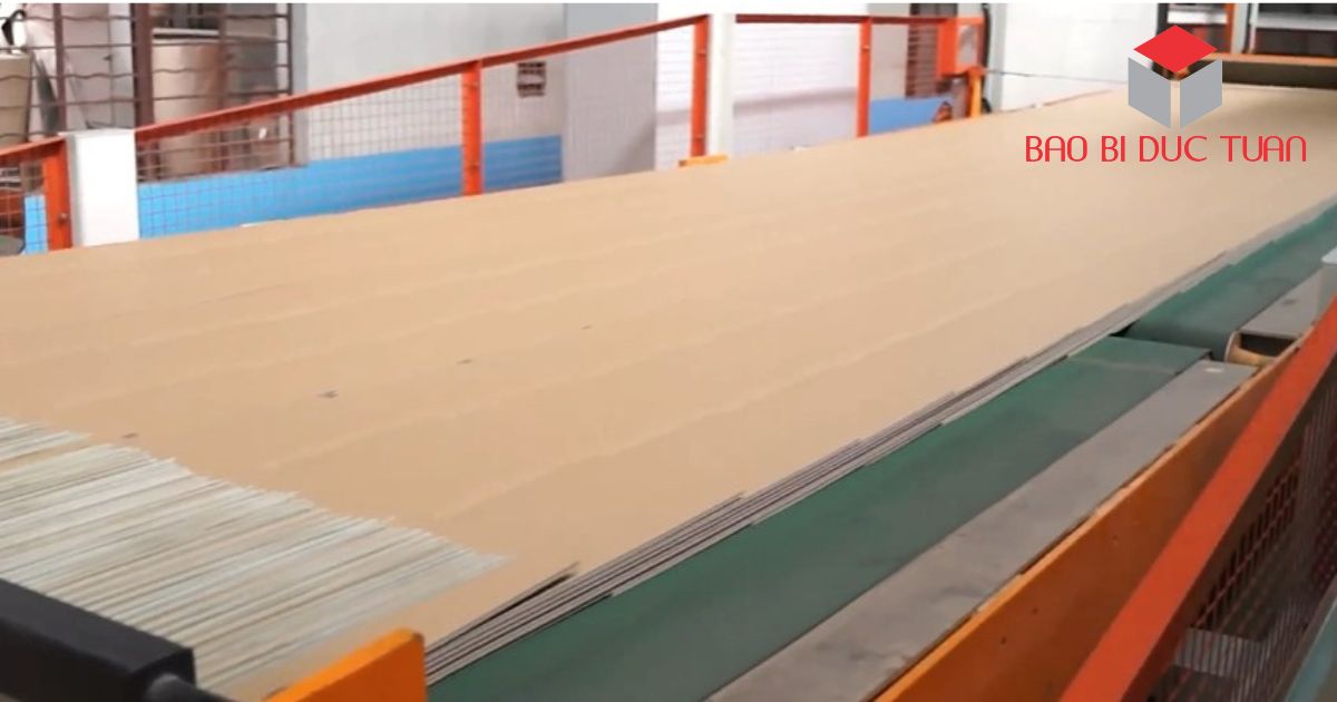Bí quyết sản xuất thùng carton tại Hà Nội đáp ứng chất lượng cao 6 Dây chuyền sản xuất thùng carton hiện đại của Nhật Bản