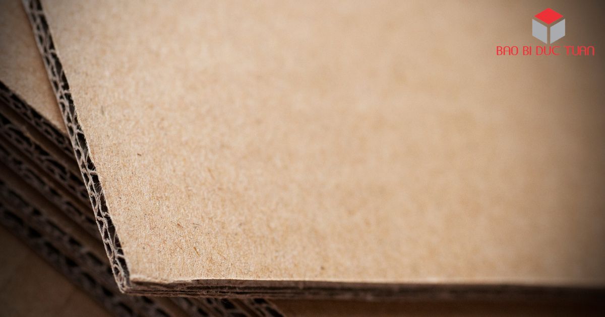 Giấy bìa carton là nguyên liệu chính để sản xuất thùng carton