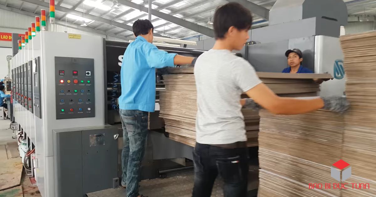 in thùng carton bằng máy in 5 màu có nhiều ưu điểm