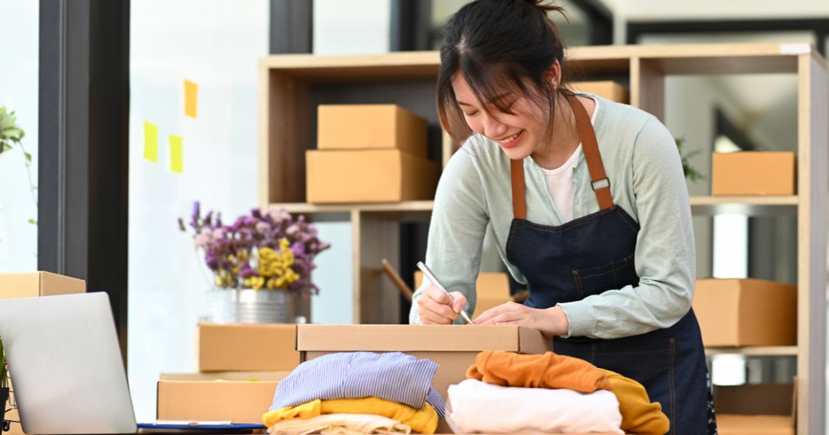 10 sai lầm phổ biến khi sử dụng thùng carton đóng gói hàng hoá 14 Sai lầm khi không đính kèm nhãn thông tin