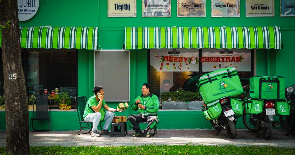 Giao hàng tiết kiệm có đội ngũ nhân viên vô cùng đông đảo khắp cả nước