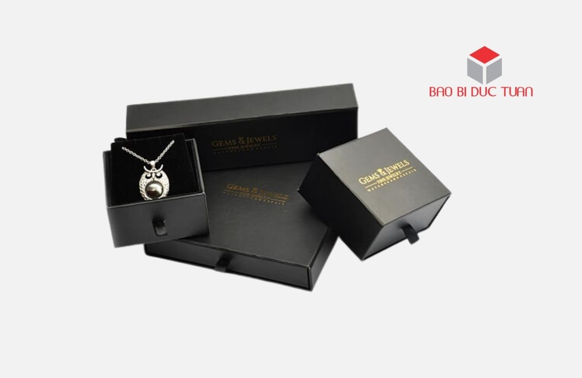 Mau-hop-giay-dung-trang-suc-gia-re-8